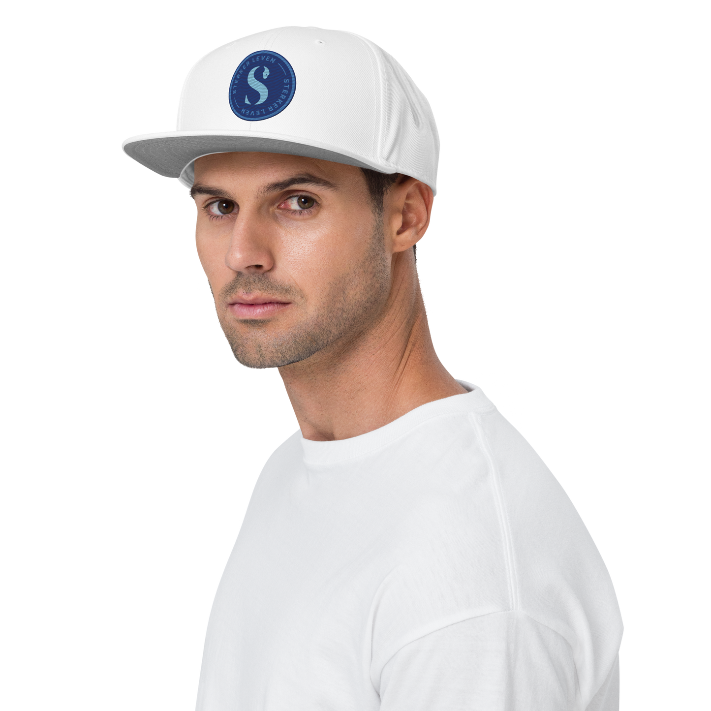 Snapback Wit - Geborduurd logo